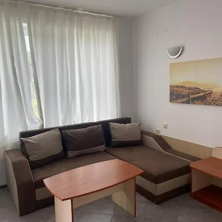 Διαμέρισμα Safo And *