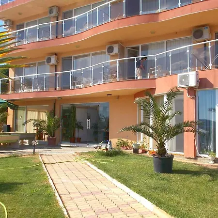 Διαμέρισμα Safo And *