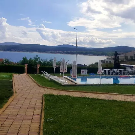 Safo And Διαμέρισμα