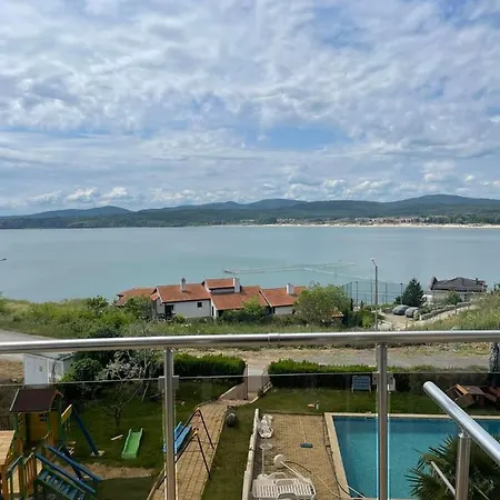 Apartment Safo And *