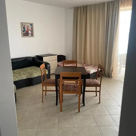 Apartment Safo And