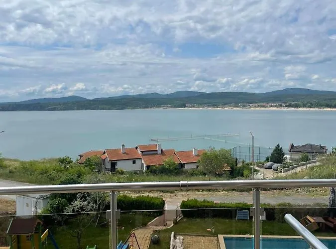 Apartment Safo And *